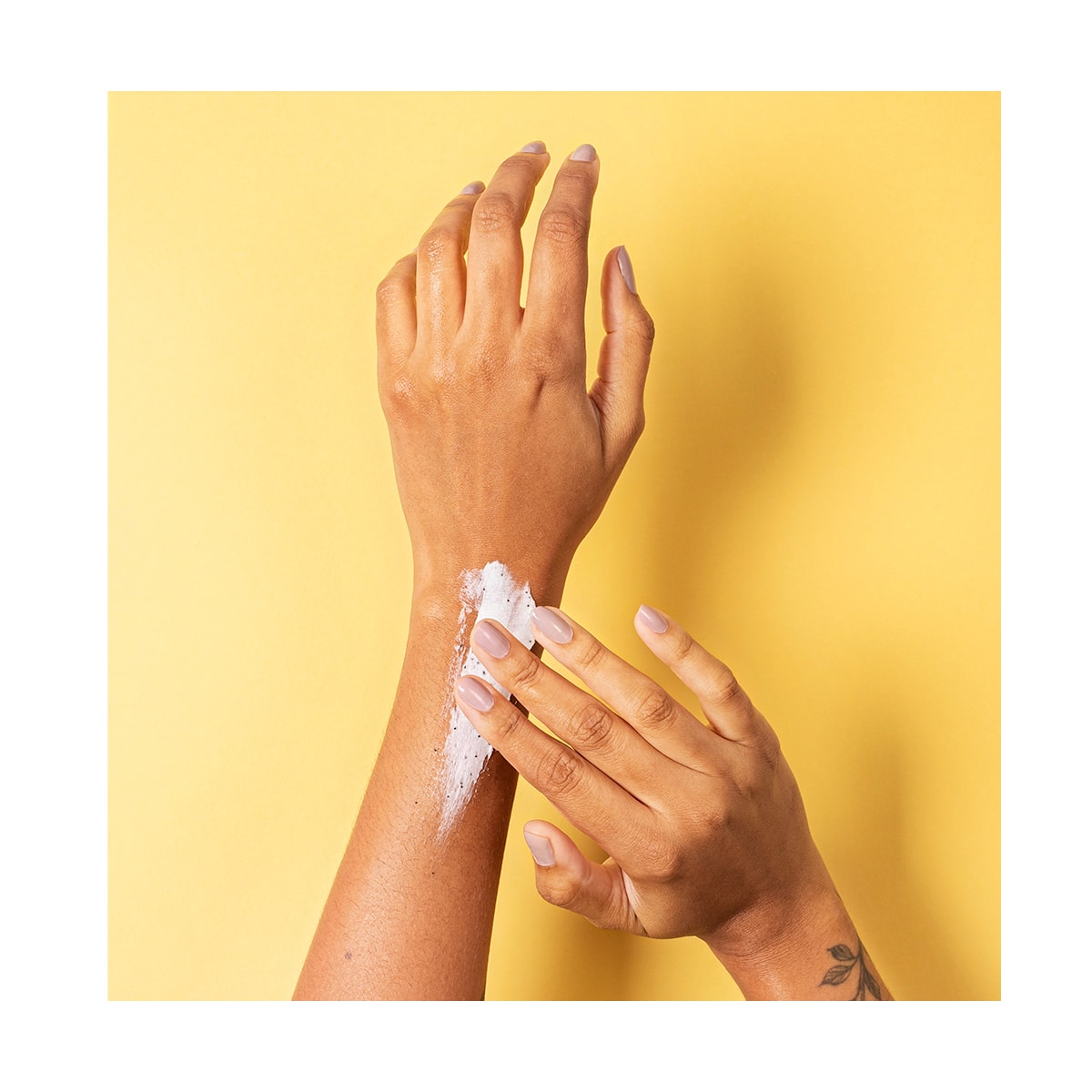 Espuma Esfoliante de Banho Foaming Bath Scrub Hello, Day Moncloa 100g