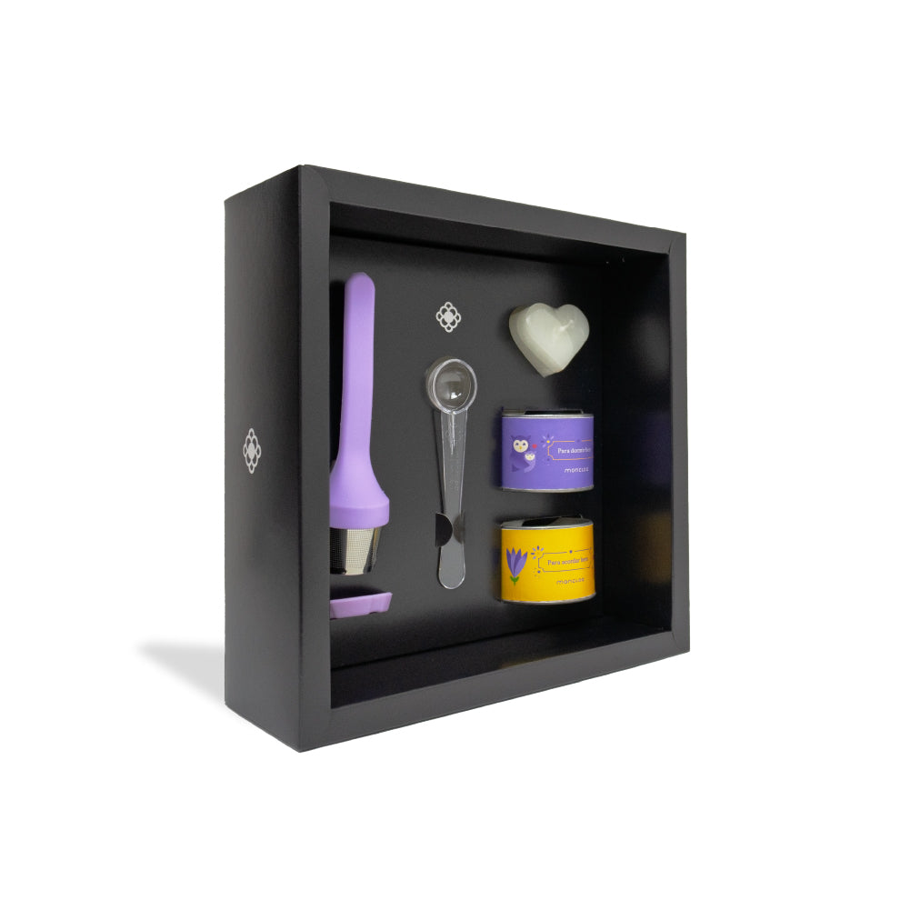 Kit Carinho Dia Das Mães Infusor Lollipop, colher medidora, vela aromática, duas mini latas Dream On e Strawberry Champa